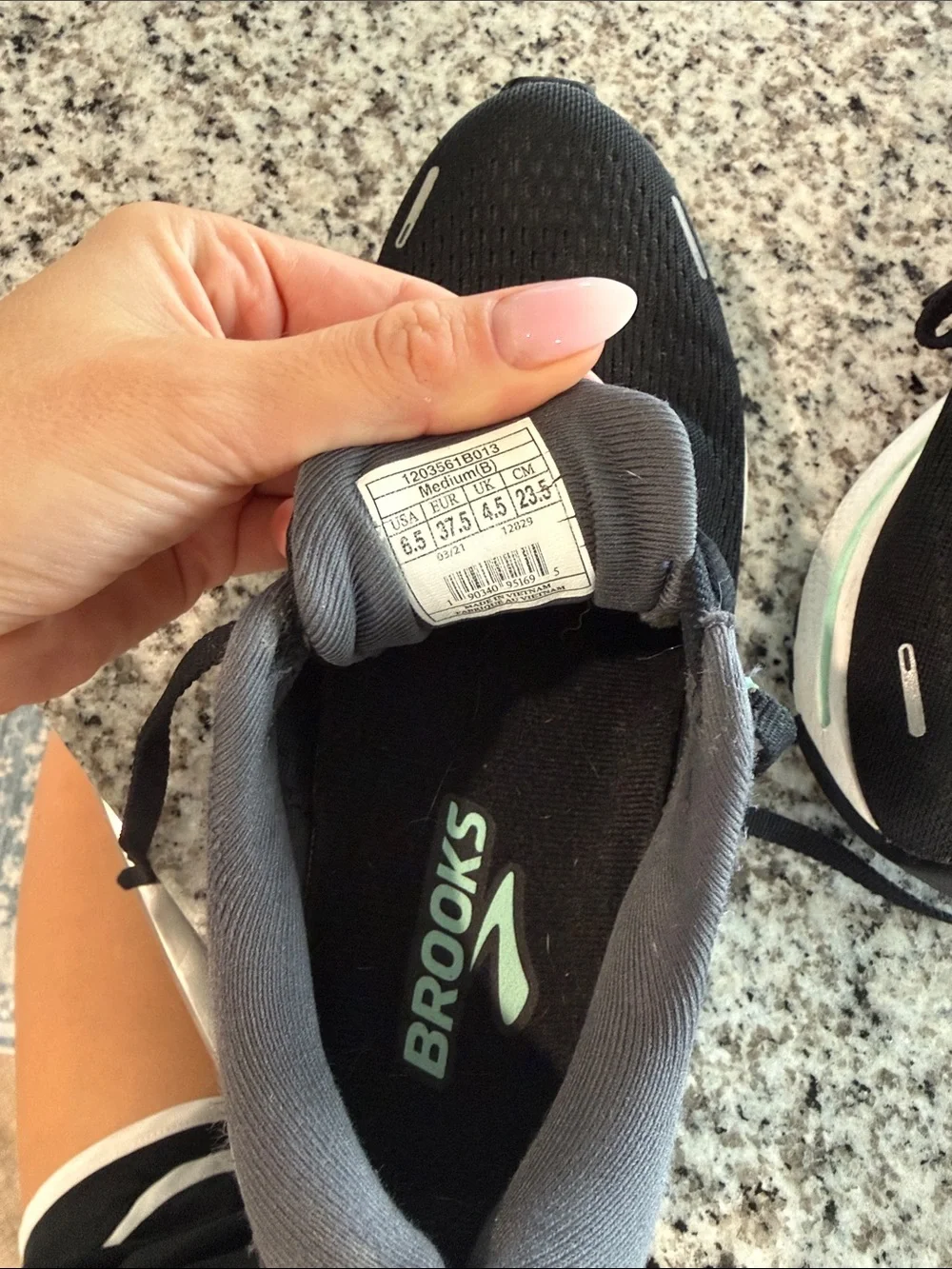 Brooks women running